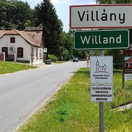Adamko Borkert Haz 3* Villány