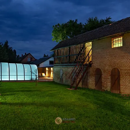 Adamkó Borkert Ház Panzió