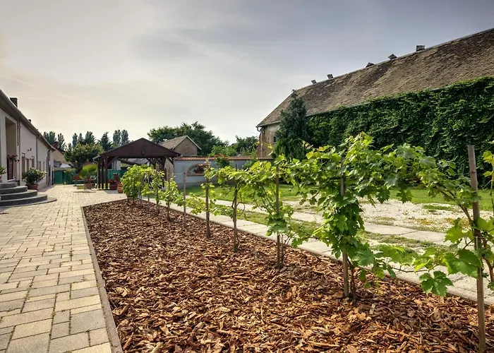 Adamko Borkert Haz Bed & Breakfast